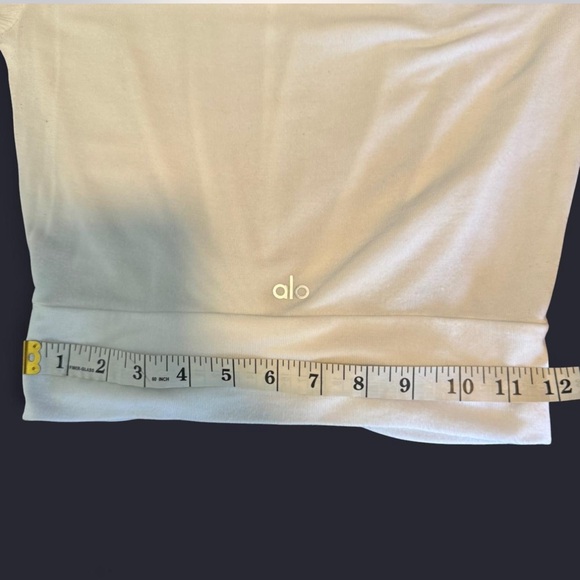 Alo Yoga white/off white long sleeve top twist front ribbed sleeves & logo back - Picture 8 of 8